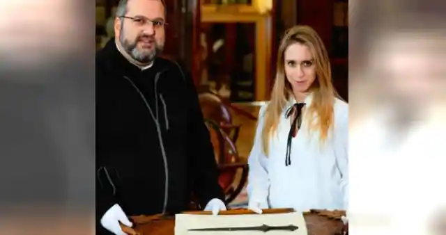 Woman Finds Archaeological Mistake At Italian Museum