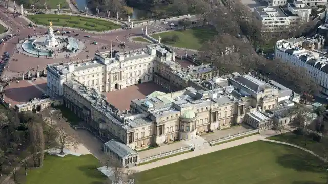 These Fascinating Photos Expose The Secrets Of Royal Life Inside Buckingham Palace