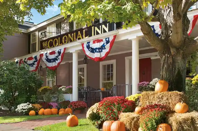 #2. Colonial Inn