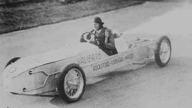 #9. Max Valier&rsquo;s Rocket-Powered Car