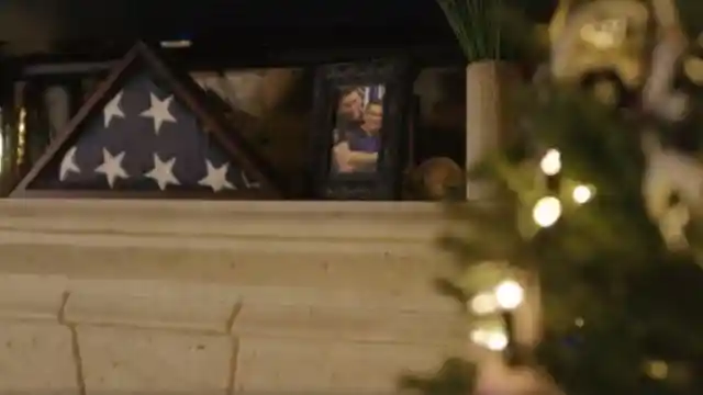 Police Raid Wrong House, Notice What’s On Christmas Tree And Jump Back