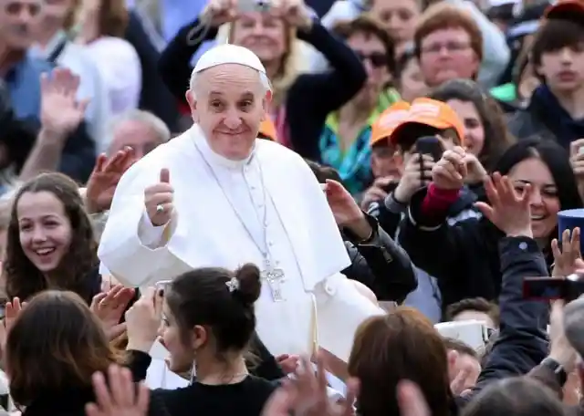 2013: Cardinal Bergoglio becomes Pope Francis