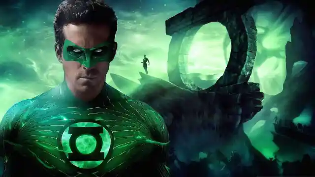 #5. Ryan Reynolds - Green Lantern