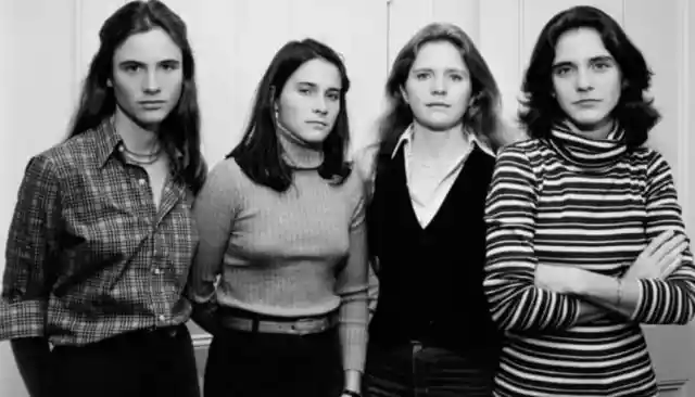 Amazing How These 4 Sisters Took The Same Photo For 40 Years