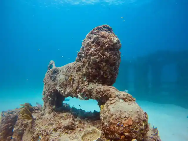Check Out This Amazing Underwater Cemetery In Florida
