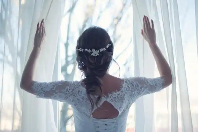This Bride Found Out Her Boyfriend Was Cheating On Her, And She Took Revenge At The Altar