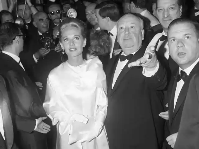 #14. Alfred Hitchcock Vs. Tippi Hedren In&nbsp;<em>The Birds</em>