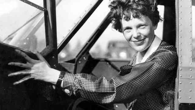 #13. Amelia Earhart Disappearance