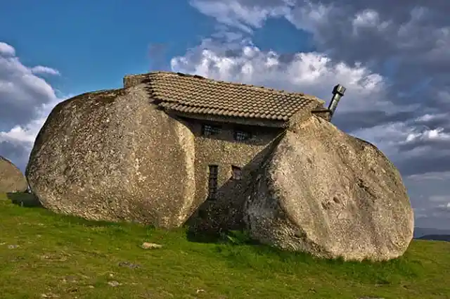 Stone House, Portugal