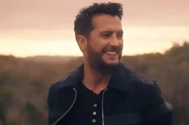 Luke Bryan Puts It All On The Line To Save 18 Years Old Dog In Need Of A Home