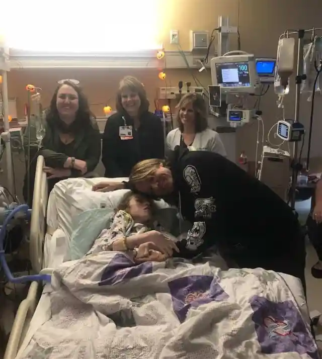 Keith Urban Serenades Girl In Hospital, Her Reaction Is Incredible