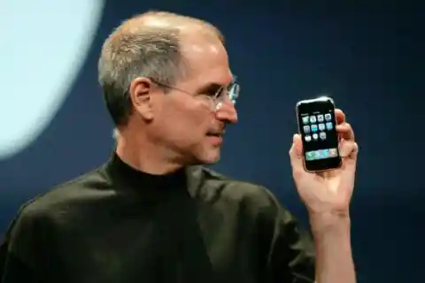 #14. Steve Jobs Introduces A Revolutionary Phone