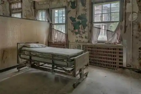 #9. Abandoned Asylum