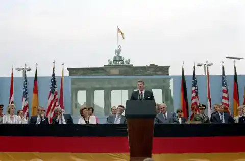 1987: Reagan Speaks At Brandenburg Gate
