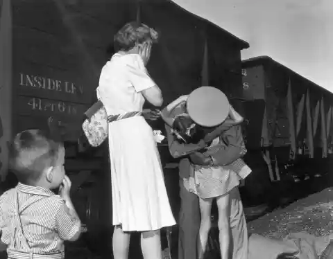 Homecoming, 1944