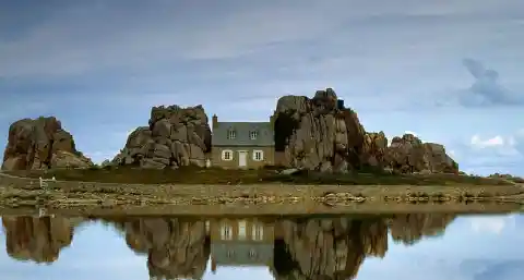 House Between The Rocks, France