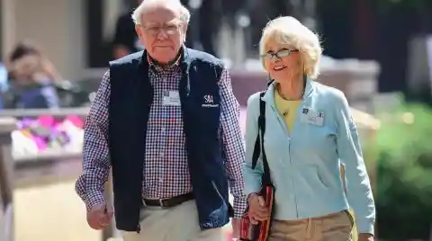 Warren Buffet & Astrid Menks