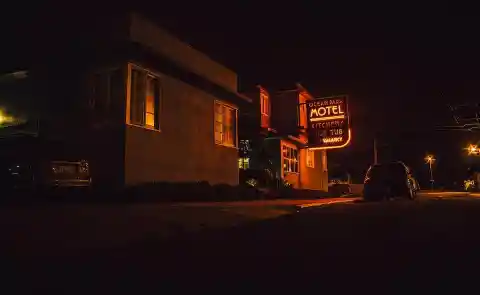 Sketchy Motel, Sketchy People, Sketchy Job