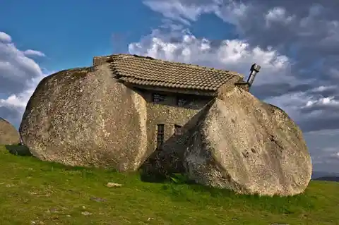 Stone House, Portugal