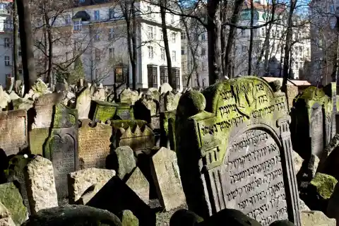 #11. Old Jewish Cemetery &ndash; Prague