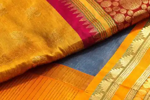 #19. Saris