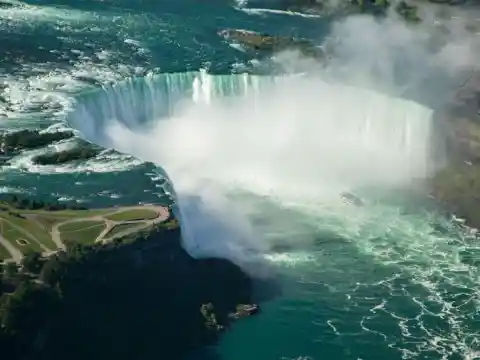 #13. The First Person To Survive A Drop Over Niagara Falls Was A Teacher